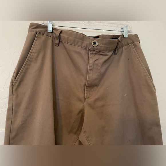RVCA men’s weekend chino pant in dark khaki. 36. GUC. - Picture 7 of 16